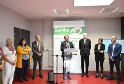 Le Département pose la première pierre du collège bas carbone à Loué