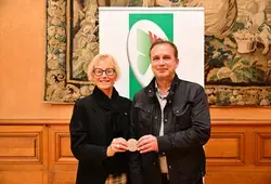 Le Département décore Sandrine Lagrée, sportive transplantée de l’équipe de France