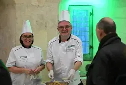 Les chefs et seconds de cuisine des collèges proposent des plats à base de produits locaux