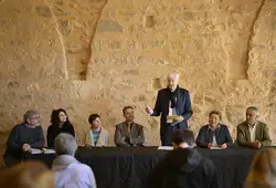 Un monument funéraire reconstitué à l’Abbaye Royale de l’Epau