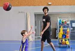Le Département invite de jeunes Sarthois à la rencontre de basketteurs professionnels !