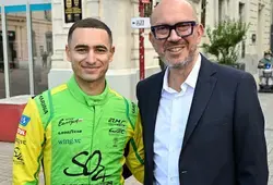 Séance de rencontres et de dédicaces avec le public