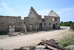 Pose de la première pierre de la future salle polyvalente à Saint-Ouen-de-Mimbré