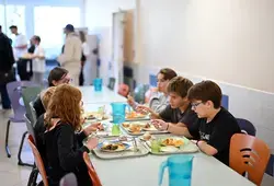 Un repas concocté par des chefs-restaurateurs pour les collégiens sarthois