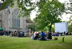 Projection du film "Astérix aux Jeux Olympiques" à l'Abbaye Royale de l'Épau