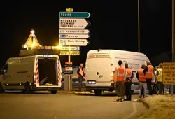 Montage du circuit des 24 Heures du Mans par les agents du Département
