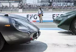 Les stands et le paddock