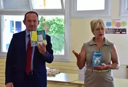 Remise de dictionnaires et chèques collèges à La Suze-sur-Sarthe