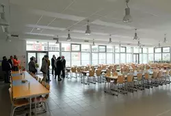 Inauguration de la demi-pension du collège Maroc-Huchepie et visite des travaux