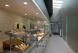 Inauguration de la demi-pension du collège Maroc-Huchepie et visite des travaux