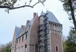 Allonnes : Le château de la Forêterie retrouve sa toiture