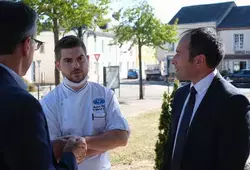 Les collégiens d'Écommoy reçoivent le trophée Éco-marmiton