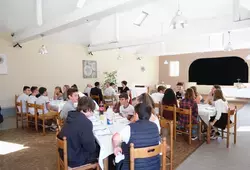 Les collégiens d'Écommoy reçoivent le trophée Éco-marmiton