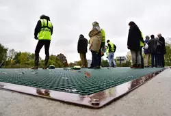 Nettoyage de la passe à poissons du barrage de Saint-Georges
