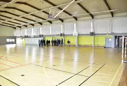 Les travaux ont permis la création de tribunes dans le gymnase