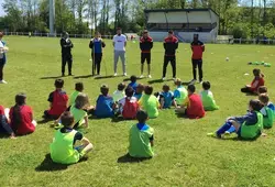 Les joueurs du Mans FC à la rencontre des jeunes footballeurs du Lude