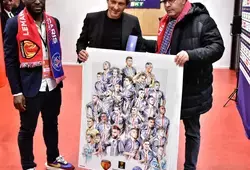 Leonardo, directeur sportif du PSG, avec Percymad et T. Gomez
