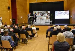 Première réunion publique à Pontvallain