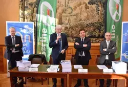 Signature de la délégation de service public