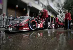 JOUR 2 - Alonso, SO24 et empreintes Pescarolo