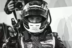 Pitlane en noir et blanc
