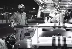 Pitlane en noir et blanc