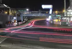 Filés à l'entrée des stands