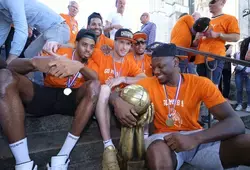 Retour triomphal des Champions de France