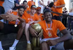 Retour triomphal des Champions de France