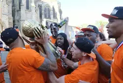 Retour triomphal des Champions de France