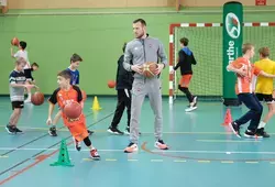 Des joueurs du MSB à la rencontre des jeunes basketteurs