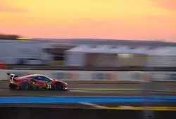 Crépuscule sur le circuit et début de nuit