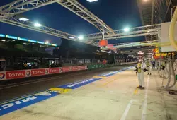 Crépuscule sur le circuit et début de nuit