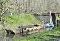 Le Département nettoie la rivière Sarthe