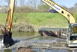 Le Département nettoie la rivière Sarthe