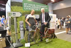 Image d'illustration de l'inauguration du stand du Département