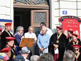 Les pilotes Jacky Ickx et Derek Bell, nommés citoyens d'honneur à La-Chartre-sur-le-Loir. 