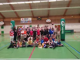 Les jeunes du club ASC Basket La Chartre ont rencontré des joueurs du MSB