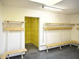 Le bâtiment vestiaires tribune de Parigné-l’Évêque restauré