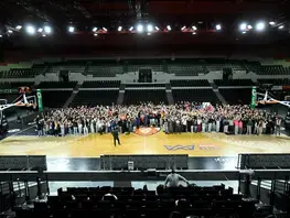 près de 800 élèves, issus de 18 collèges du département, ont participé à l’entraînement du Mans Sarthe Basket, à Antarès.
