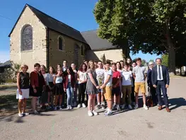 Les collégiens d'Écommoy reçoivent le trophée Éco-marmiton