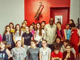 Manu Dibango en 2016 au collège de Saint-Calais (c) collège Jules Ferry