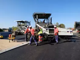 Travaux d'enrobés sur la RD 314 à Yvré l'Evêque