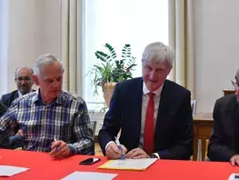 Signature de la convention de l'ANRU