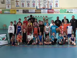 Les joueurs du MSB entraînent les jeunes basketteurs sarthois