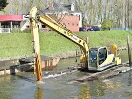 Le Département nettoie la rivière Sarthe