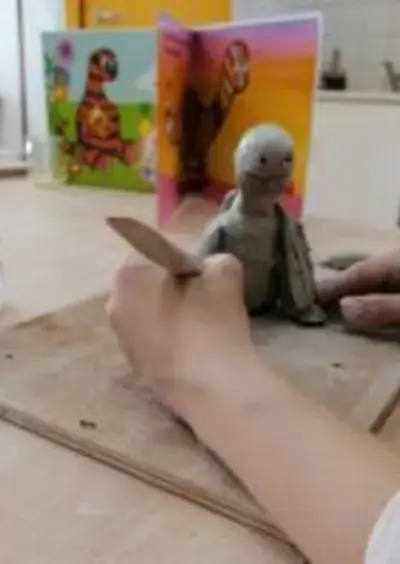 Atelier "Ecoute et crée à 4 mains " animé par le musée de la Faïence et de la Céramique à MoulinSart