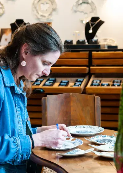 Jeudi du savoir-faire : Visite de l'atelier Vézanne - Bijoux en faïence