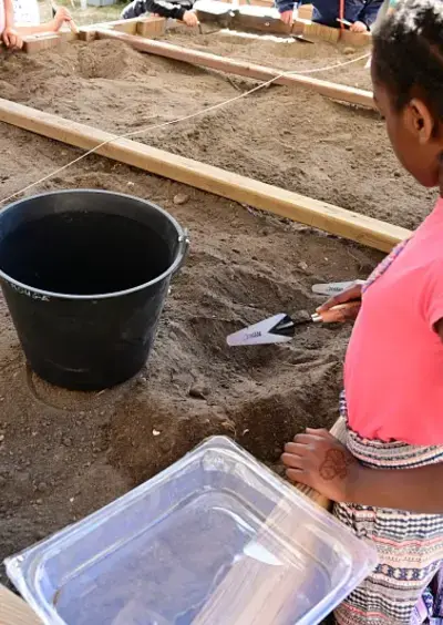 Spécial animation famille Atelier initiation à l’archéologie dans les jardins de la cathédrale