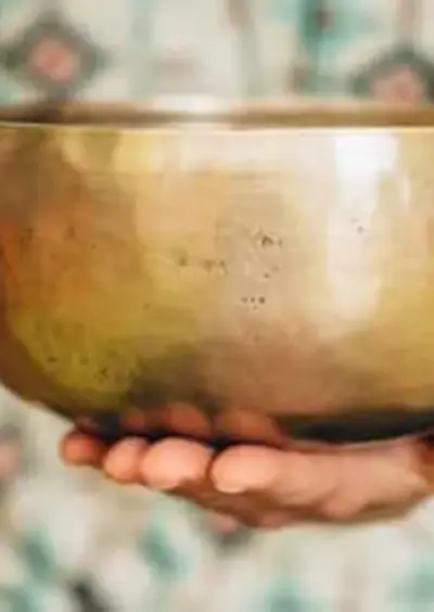 Séance de bien-être au musée d'archéologie